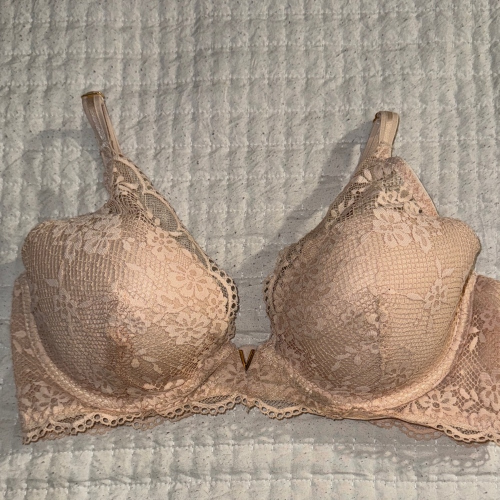VS Elegant Lace Underwire Bra 34D